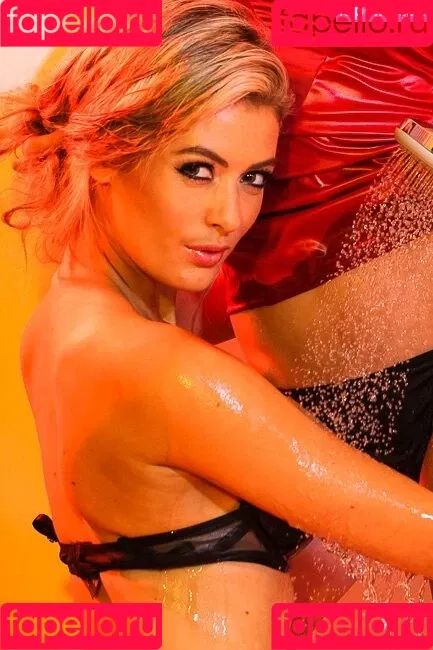 Charlotte Mckenna Onlyfans Photo Gallery 