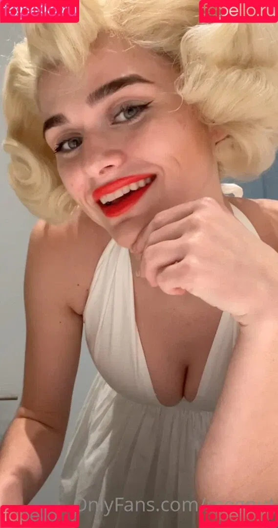 Megnut Onlyfans Photo Gallery 
