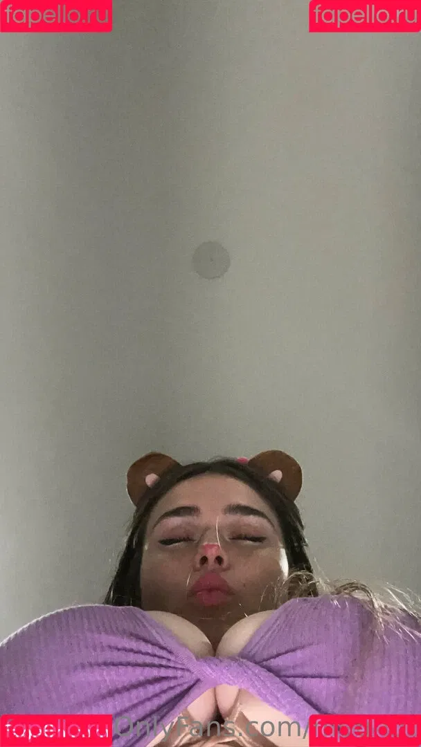 Megnut Onlyfans Photo Gallery 