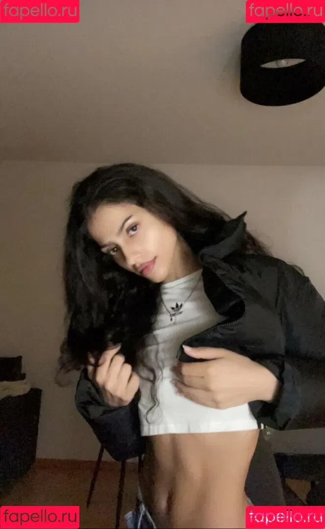 lilwhuda Onlyfans Photo Gallery 