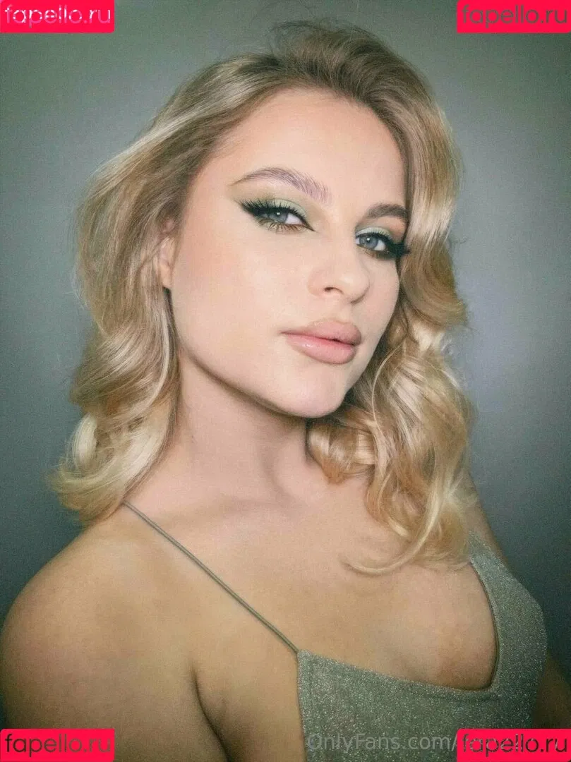 laura22777 Onlyfans Photo Gallery 