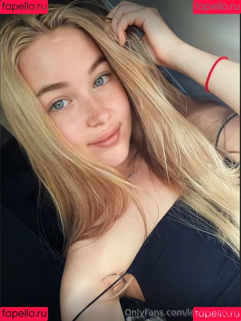 laura22777 Onlyfans Photo Gallery 