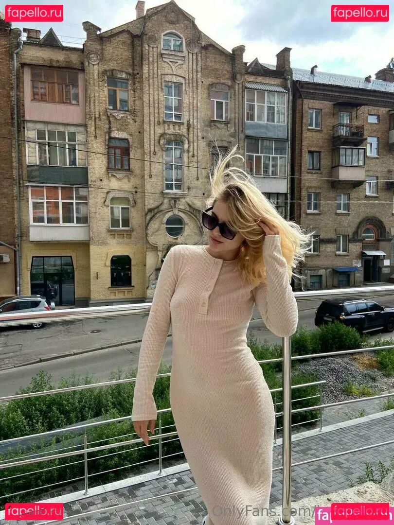 laura22777 Onlyfans Photo Gallery 