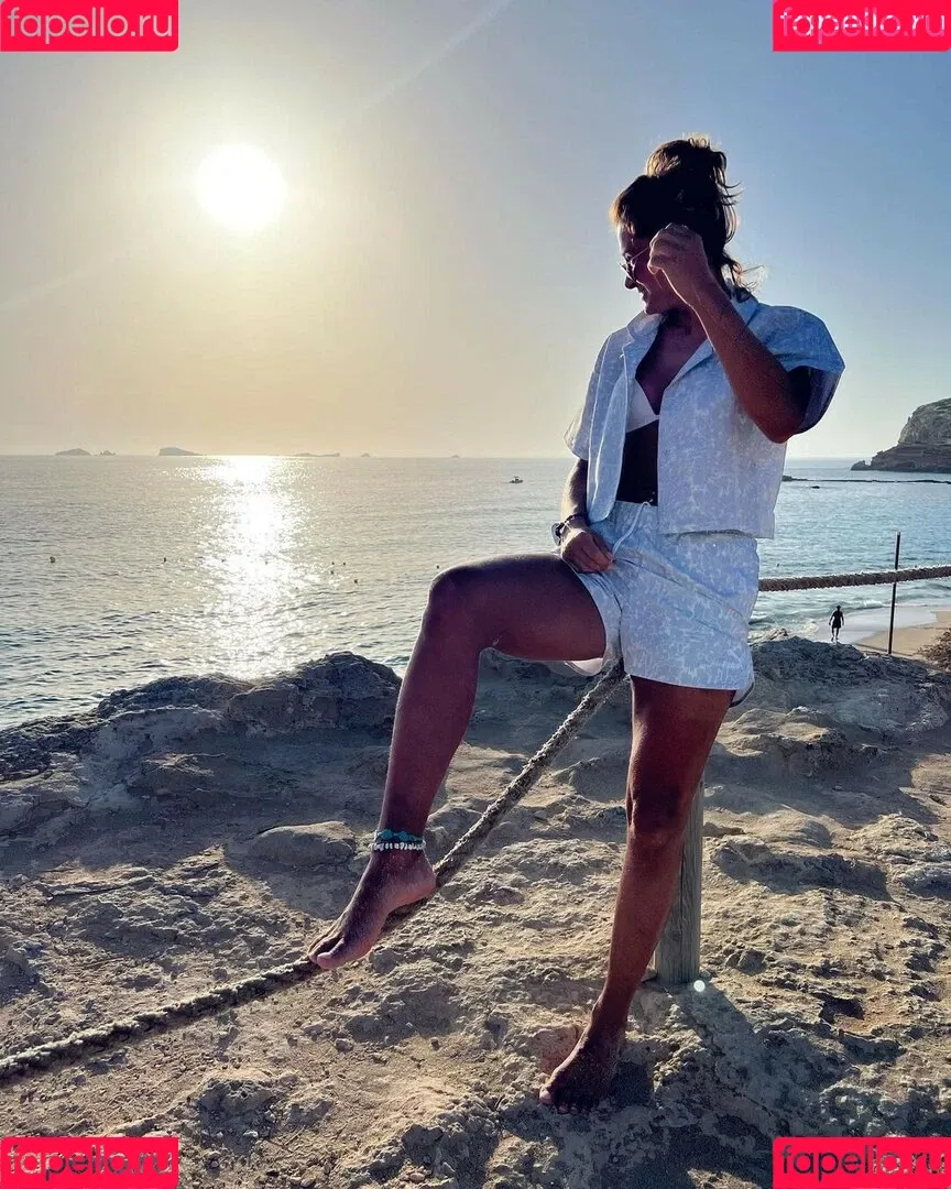 Female Football Onlyfans Photo Gallery 