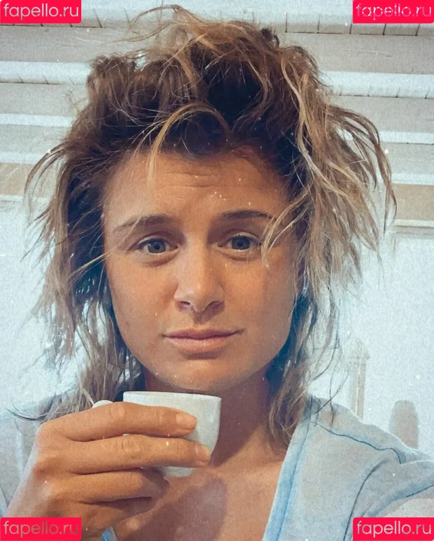 Female Football Onlyfans Photo Gallery 