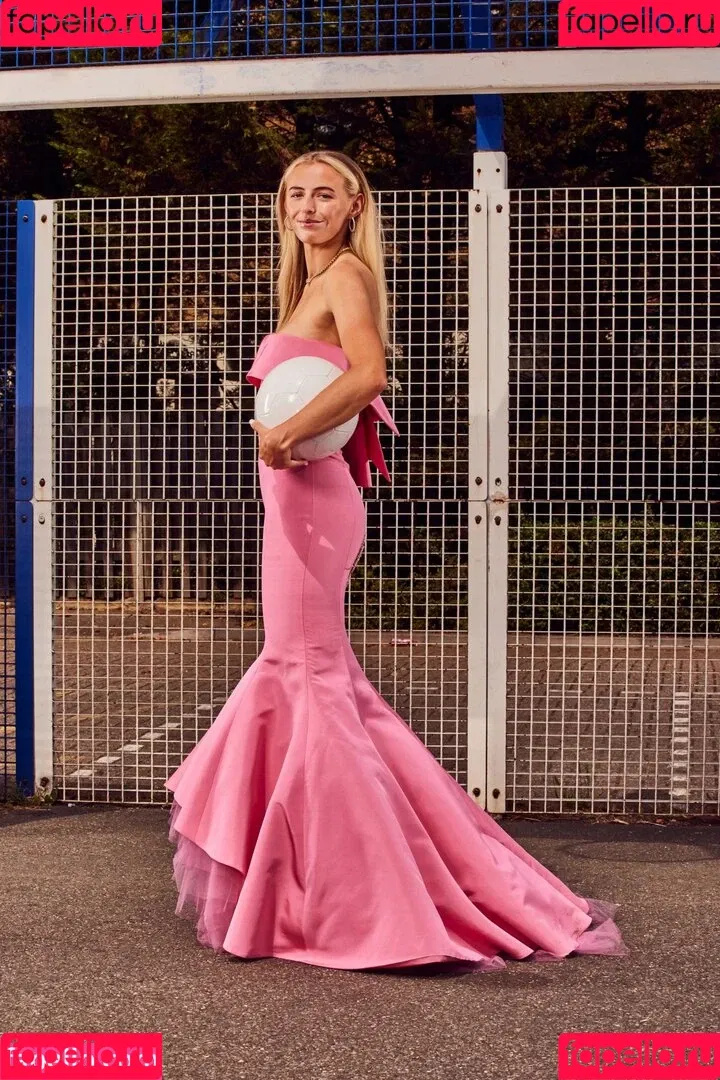 Female Football Onlyfans Photo Gallery 