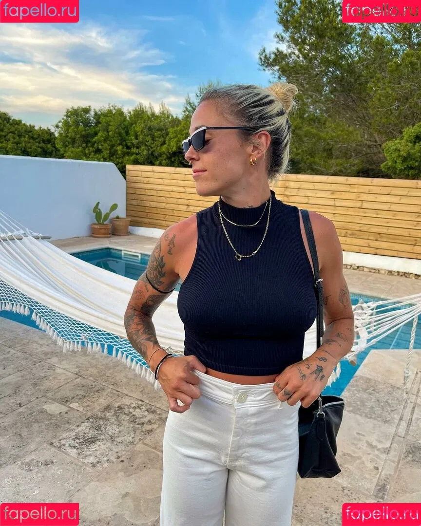 Female Football Onlyfans Photo Gallery 