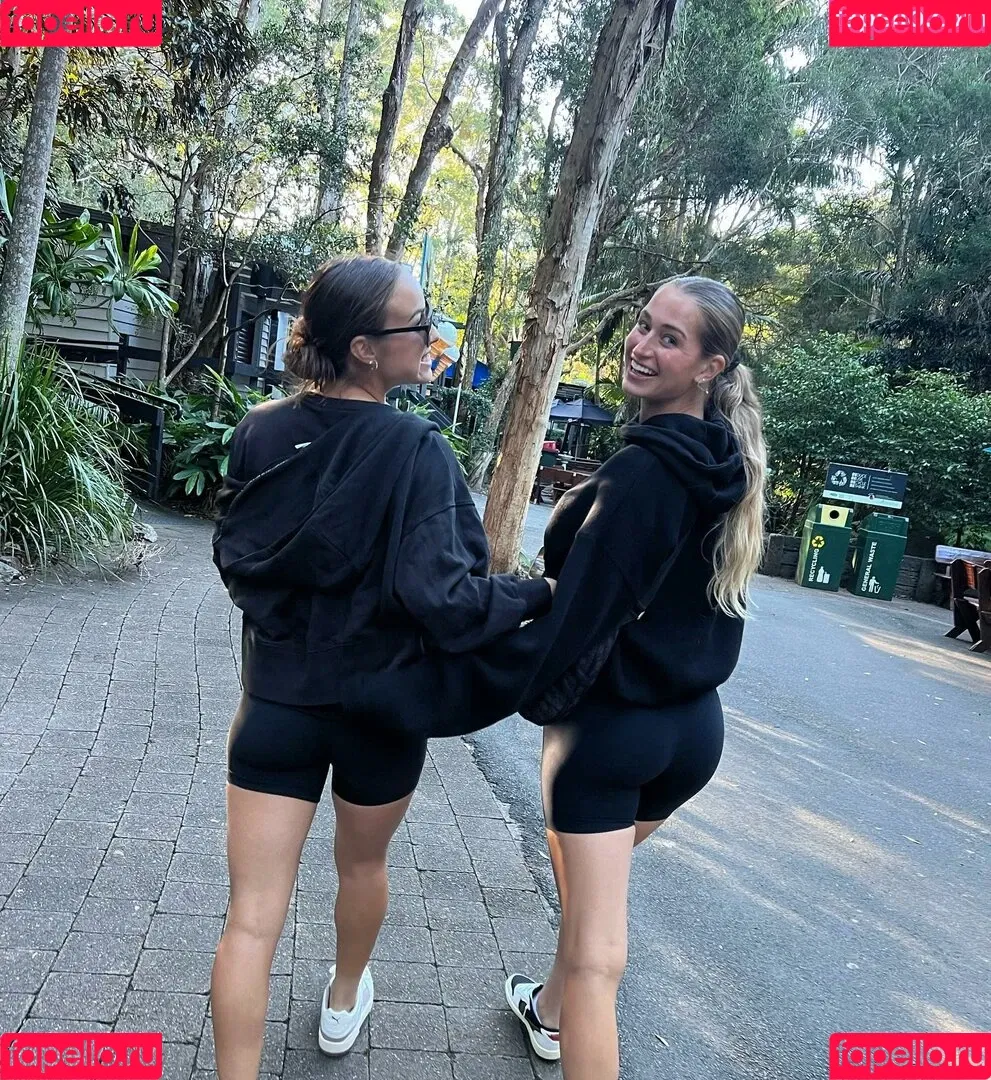 Female Football Onlyfans Photo Gallery 