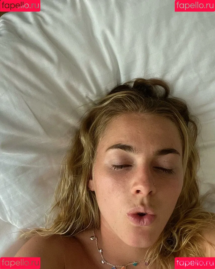 Female Football Onlyfans Photo Gallery 