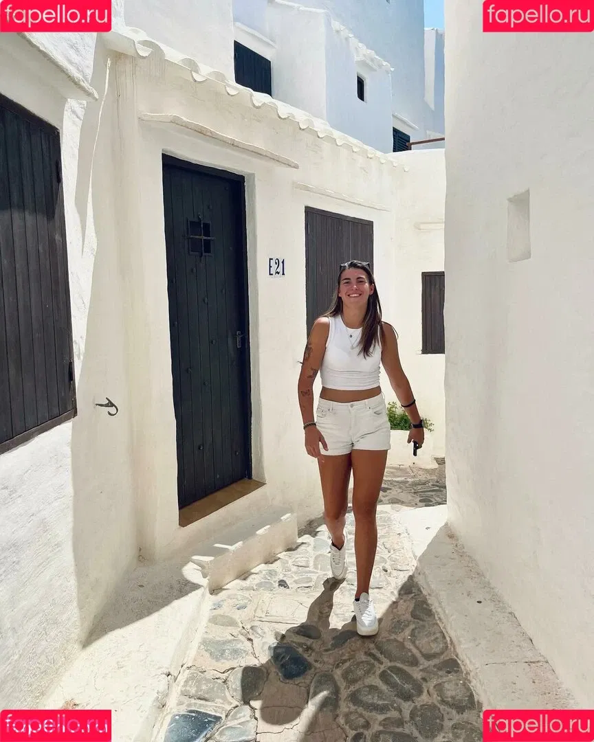 Female Football Onlyfans Photo Gallery 