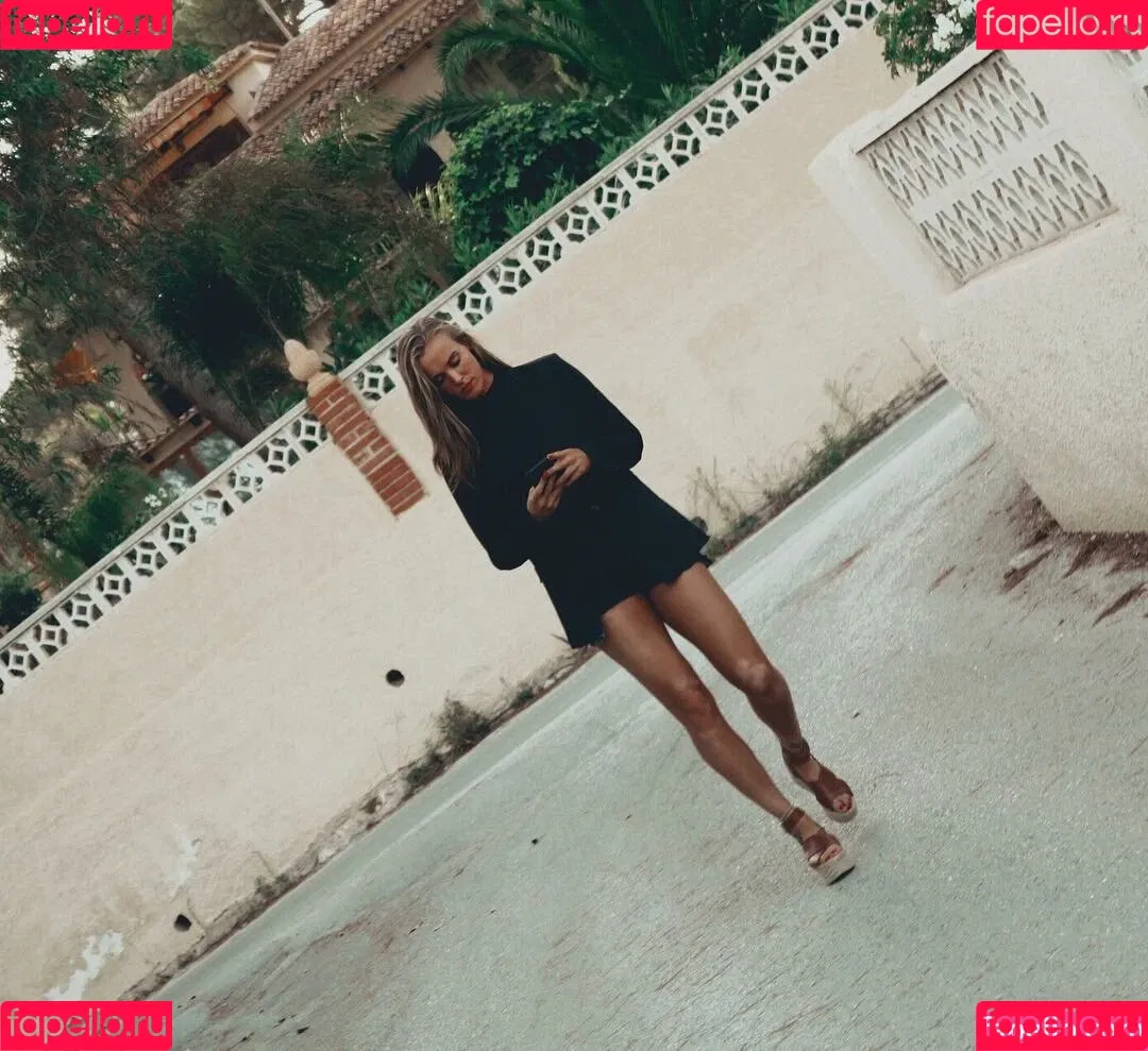 Female Football Onlyfans Photo Gallery 