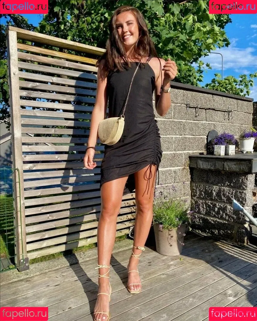 Female Football Onlyfans Photo Gallery 