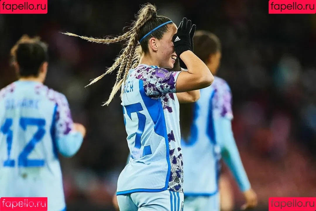 Female Football Onlyfans Photo Gallery 
