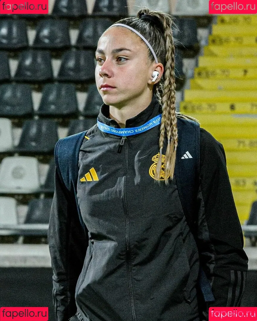 Female Football Onlyfans Photo Gallery 