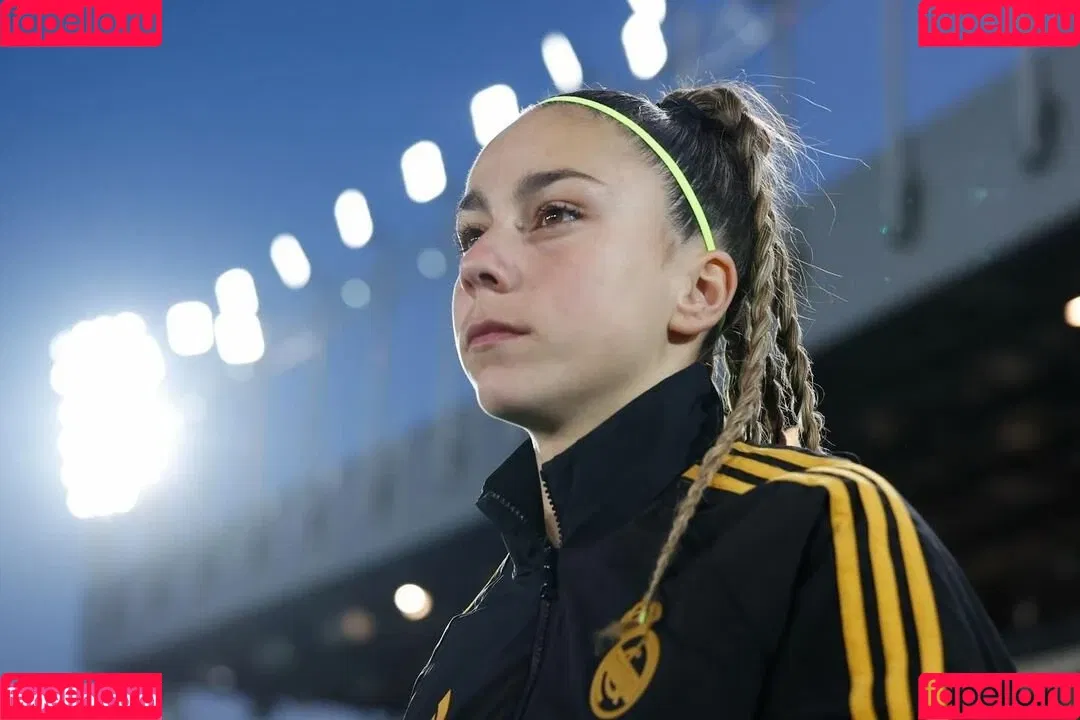 Female Football Onlyfans Photo Gallery 