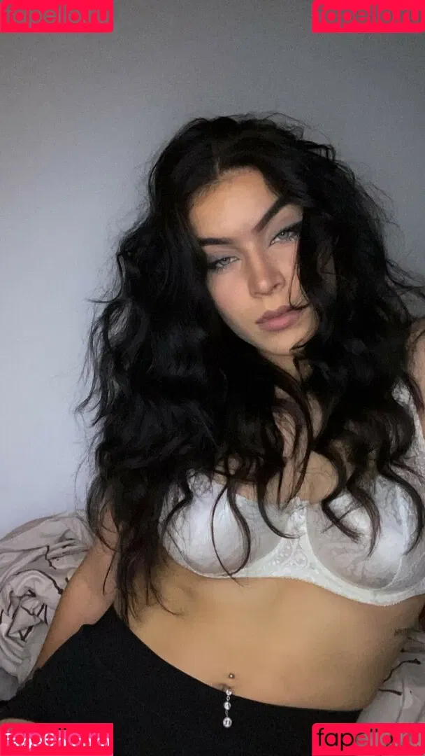 Female Football Onlyfans Photo Gallery 