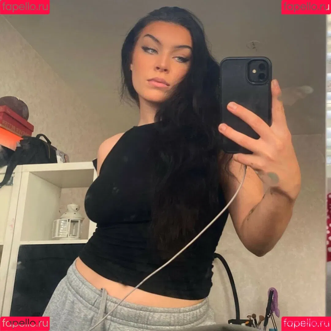 Female Football Onlyfans Photo Gallery 