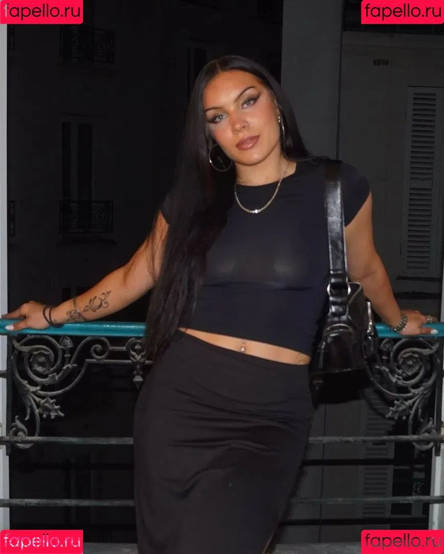 Female Football Onlyfans Photo Gallery 