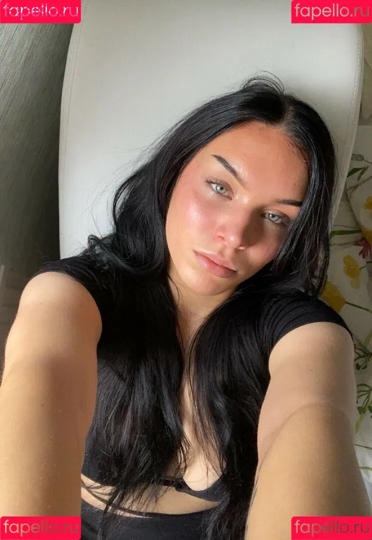 Female Football Onlyfans Photo Gallery 