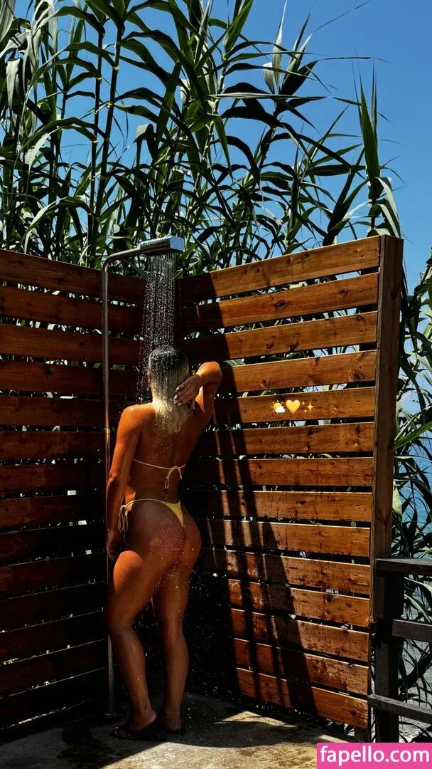 Female Football Onlyfans Photo Gallery 