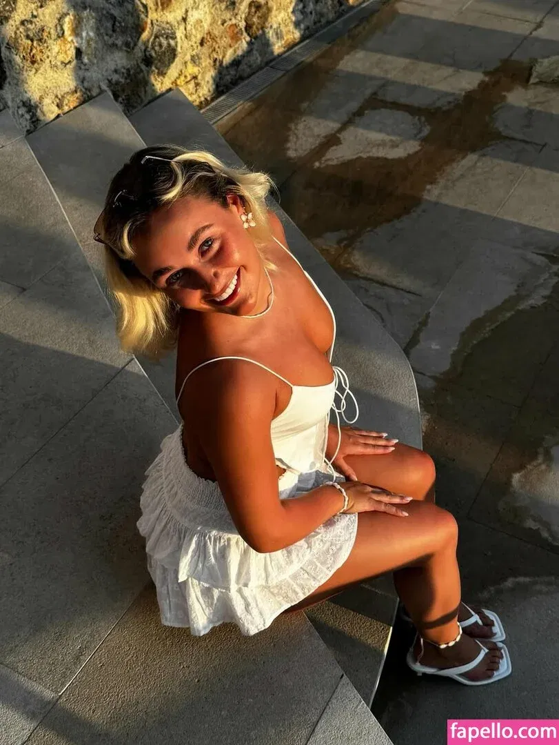 Female Football Onlyfans Photo Gallery 