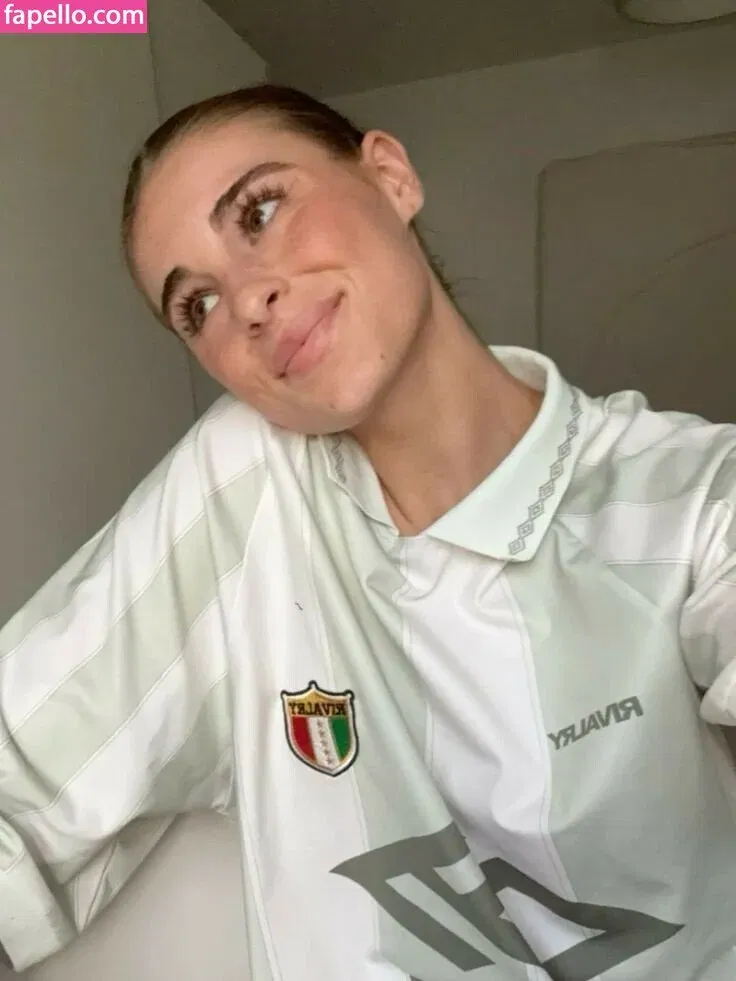 Female Football Onlyfans Photo Gallery 