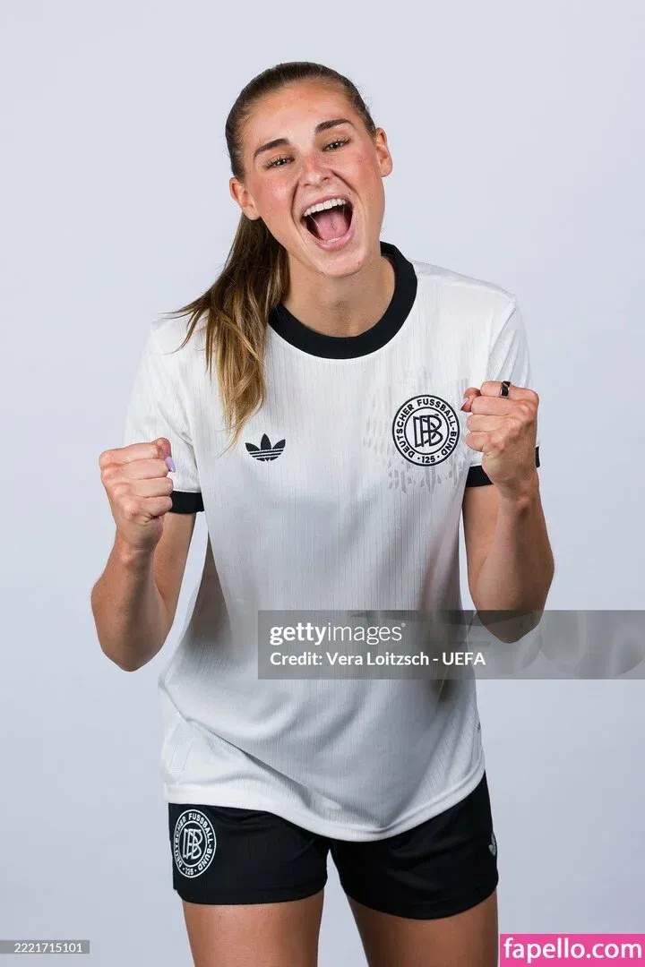 Female Football Onlyfans Photo Gallery 