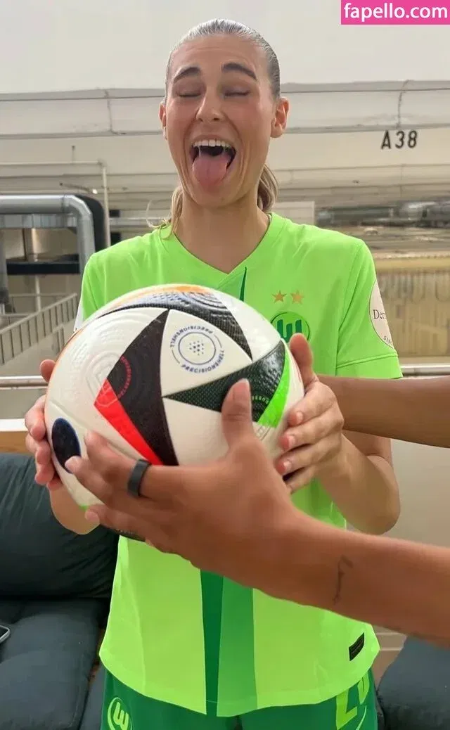 Female Football Onlyfans Photo Gallery 