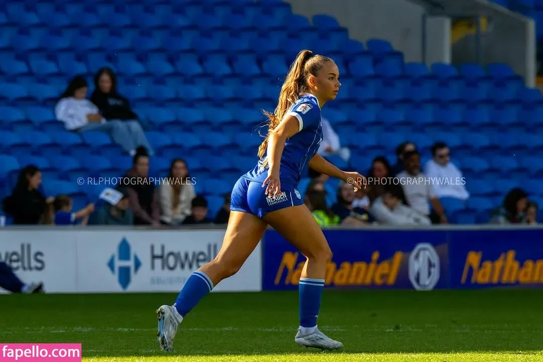 Female Football Onlyfans Photo Gallery 