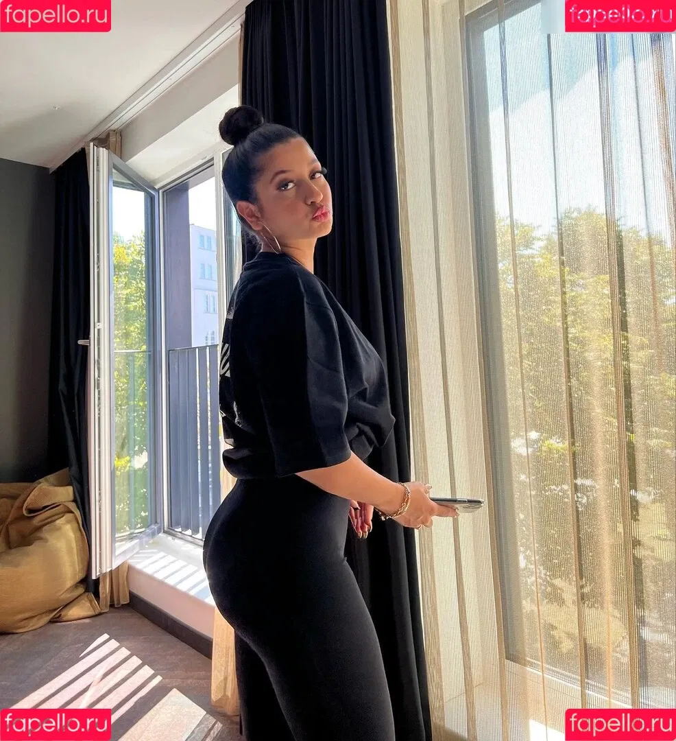 Melisa Toprakci Onlyfans Photo Gallery 