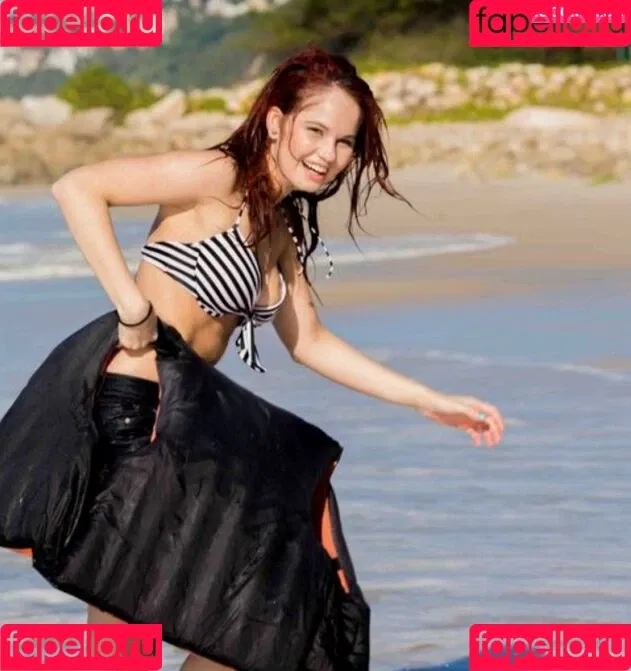 Debby Ryan Onlyfans Photo Gallery 
