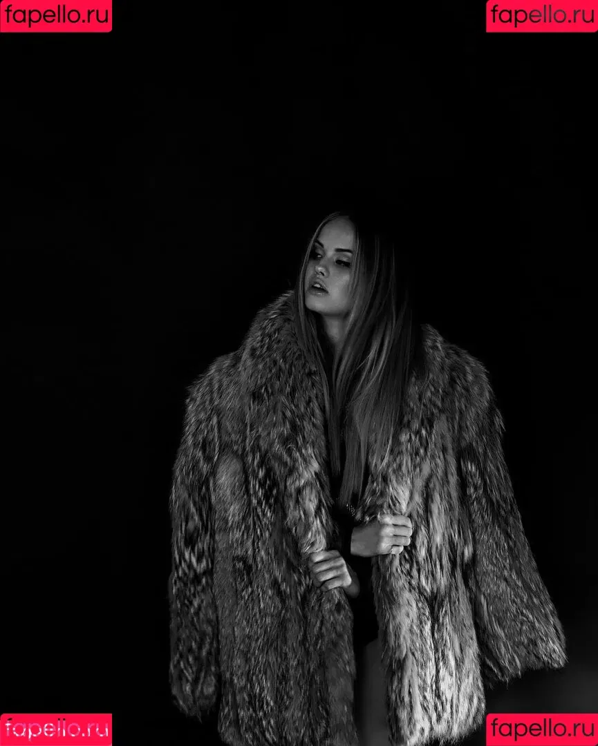 Debby Ryan Onlyfans Photo Gallery 