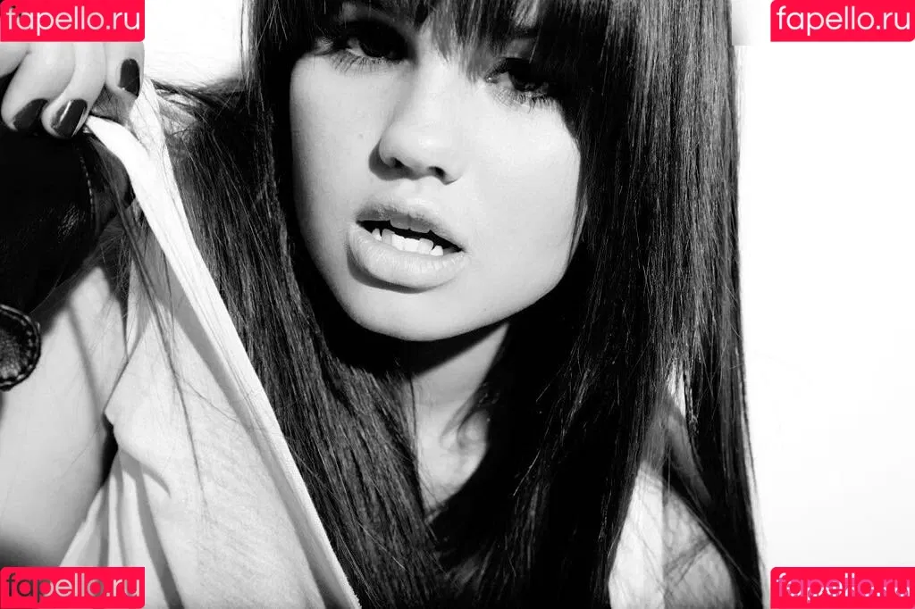 Debby Ryan Onlyfans Photo Gallery 
