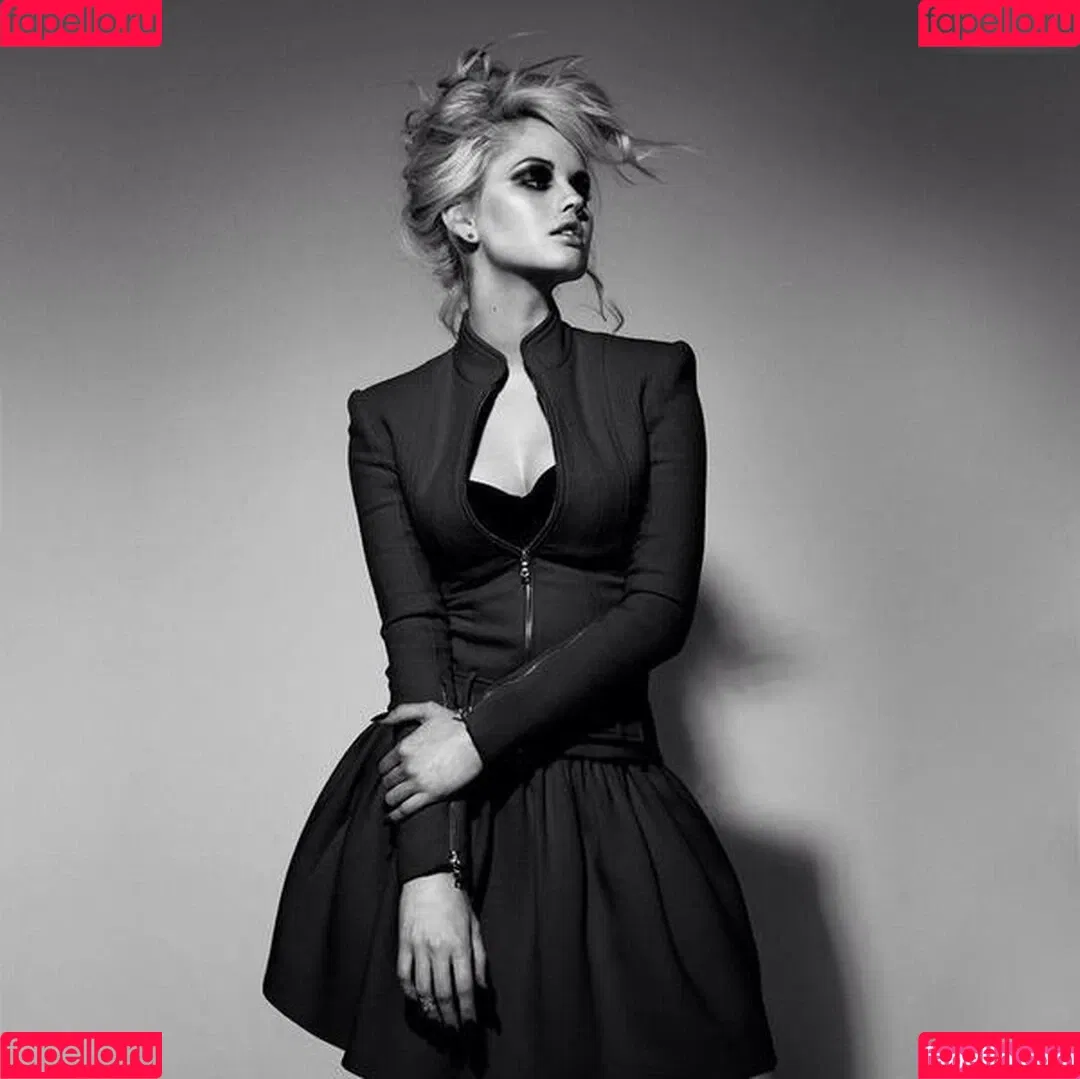 Debby Ryan Onlyfans Photo Gallery 