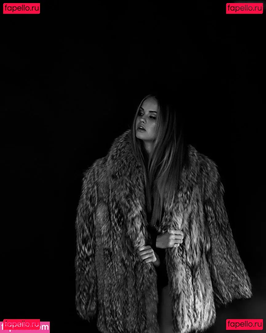 Debby Ryan Onlyfans Photo Gallery 