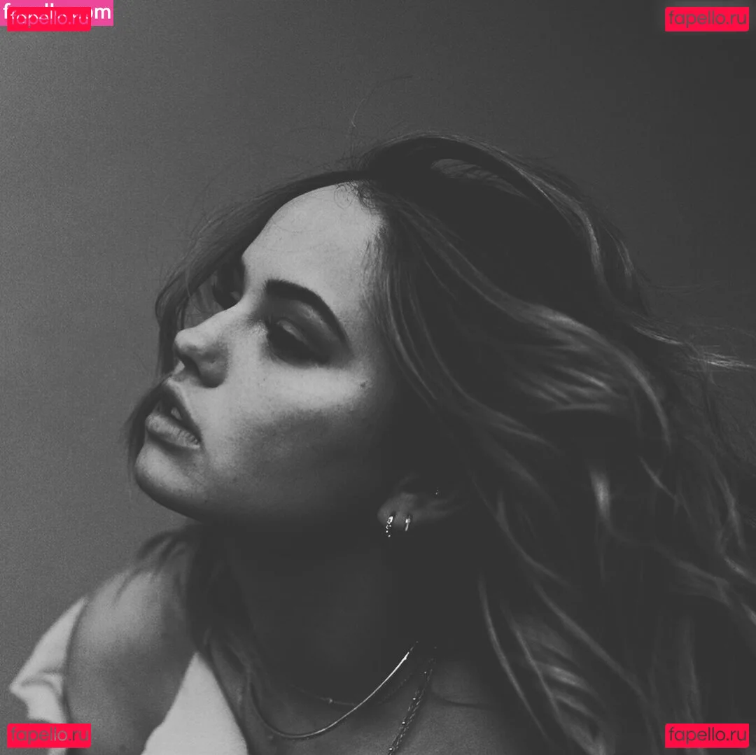 Debby Ryan Onlyfans Photo Gallery 