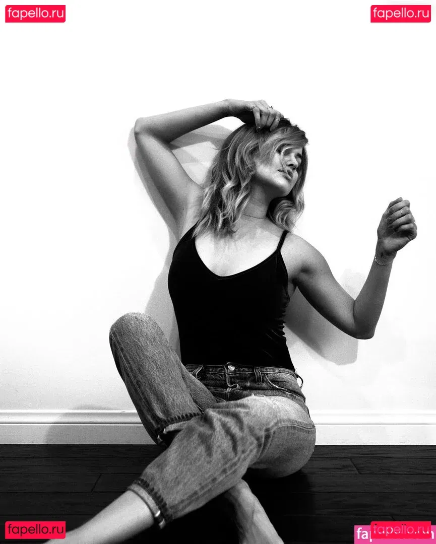 Debby Ryan Onlyfans Photo Gallery 