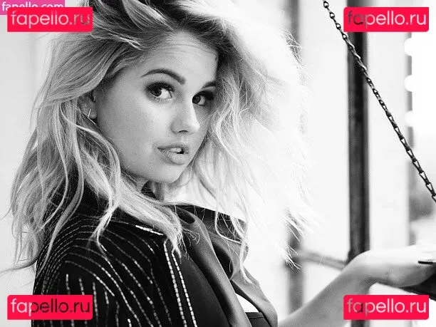 Debby Ryan Onlyfans Photo Gallery 