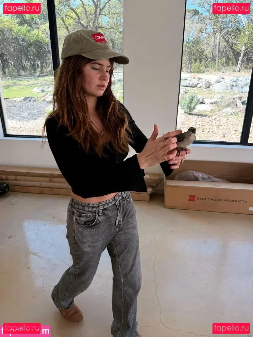 Debby Ryan Onlyfans Photo Gallery 