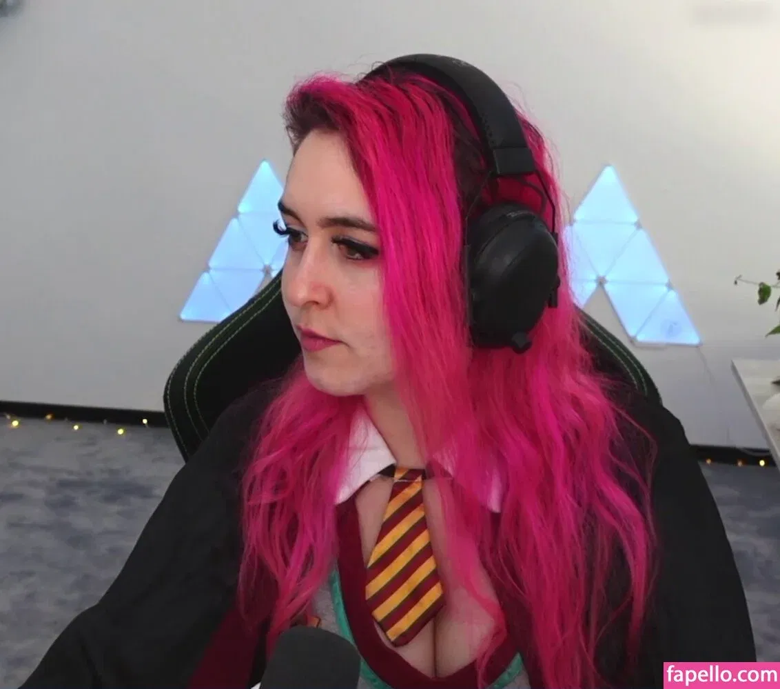 Juliversal Onlyfans Photo Gallery 