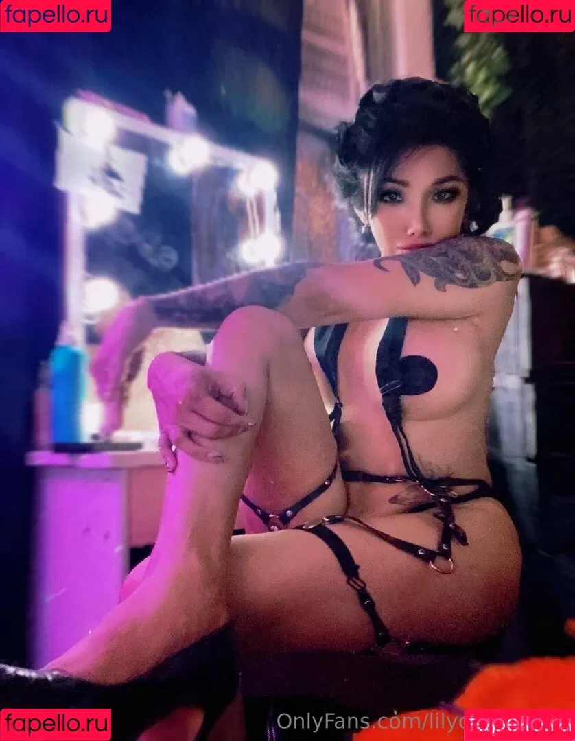 lilychannel18 Onlyfans Photo Gallery 
