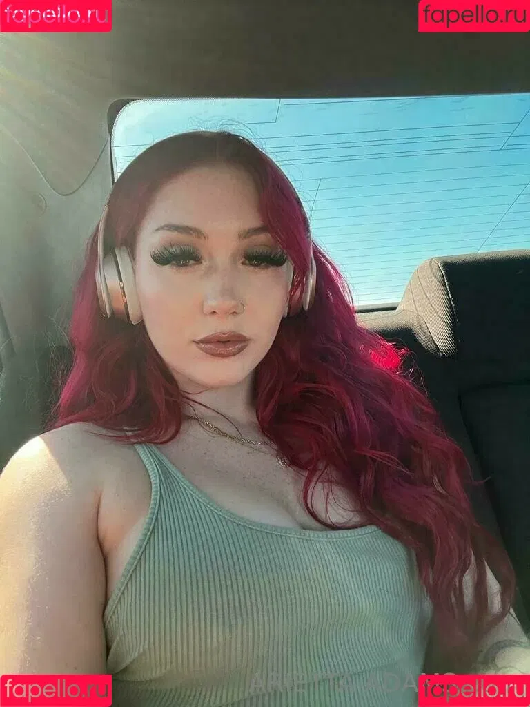 Arietta Adams Onlyfans Photo Gallery 