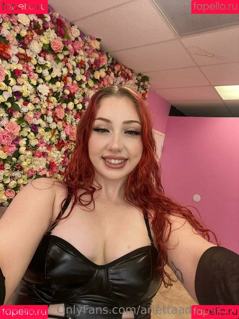 Arietta Adams Onlyfans Photo Gallery 