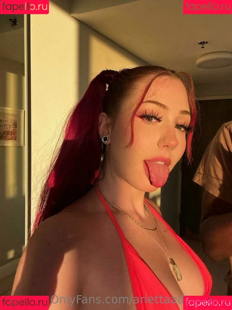 Arietta Adams Onlyfans Photo Gallery 