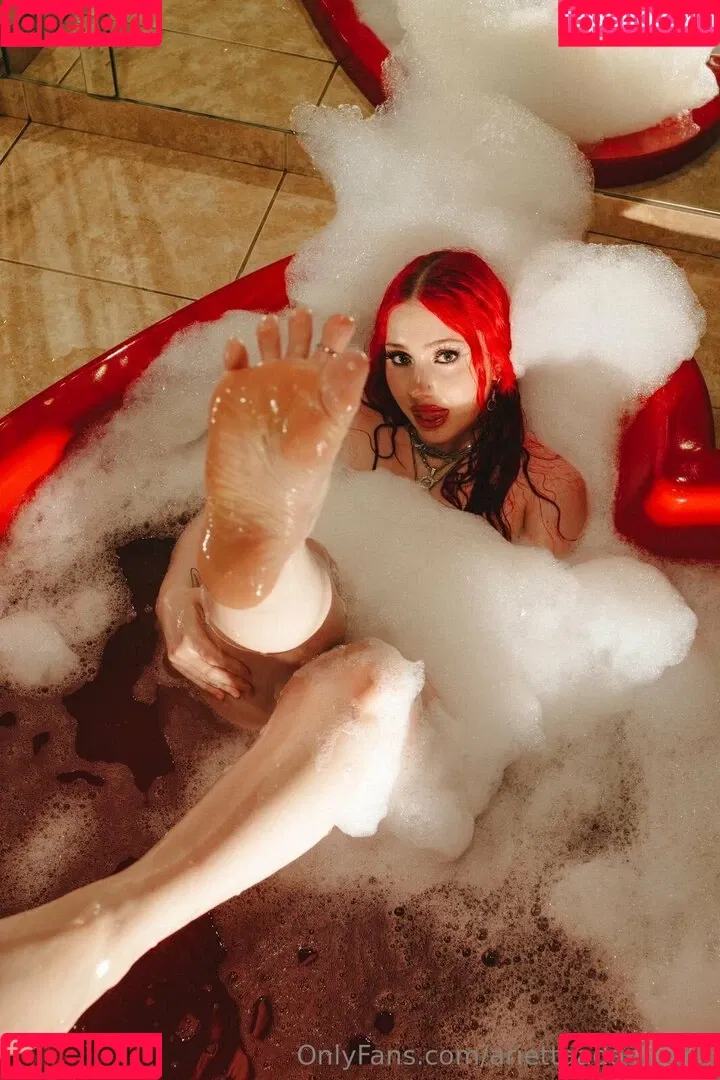 Arietta Adams Onlyfans Photo Gallery 