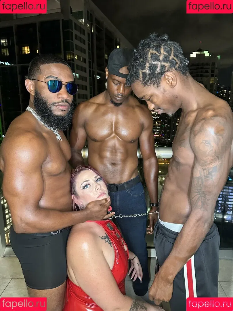 Arietta Adams Onlyfans Photo Gallery 