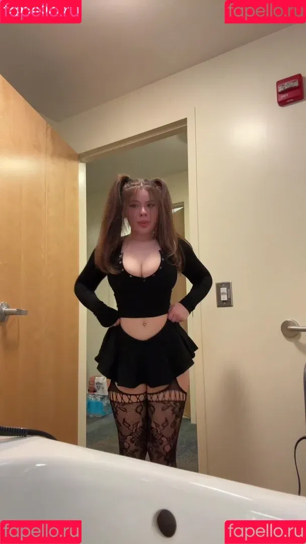 Maisie Rynn Onlyfans Photo Gallery 