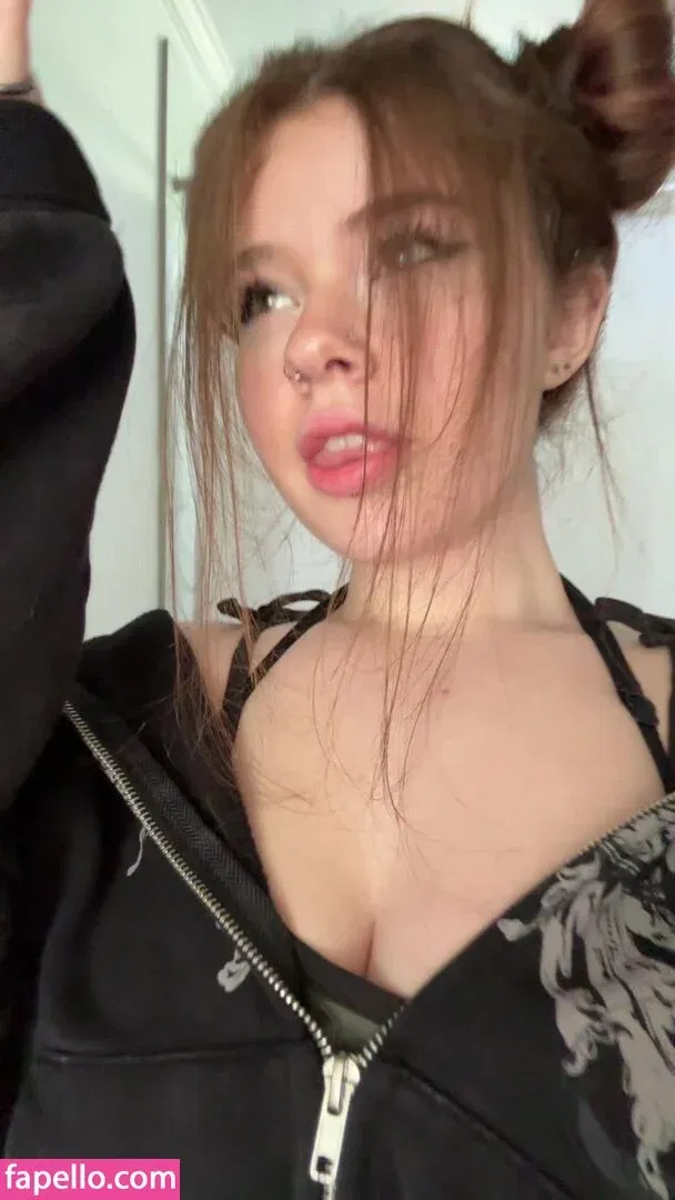 Maisie Rynn Onlyfans Photo Gallery 