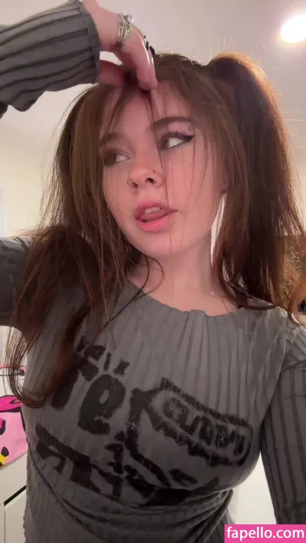 Maisie Rynn Onlyfans Photo Gallery 