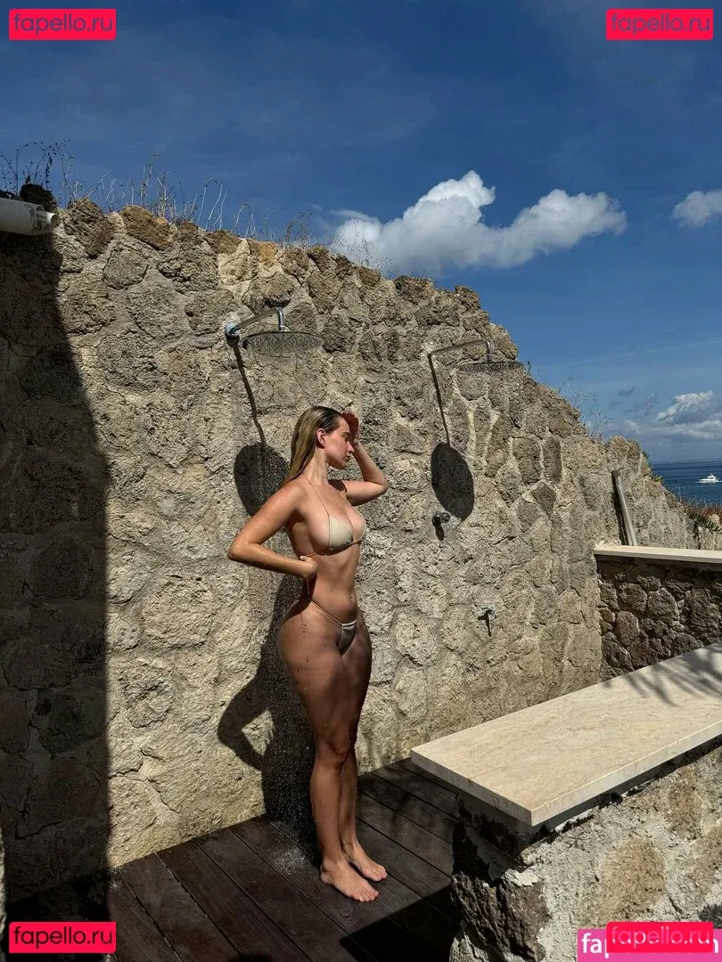 Antonia Freya Lydia Onlyfans Photo Gallery 